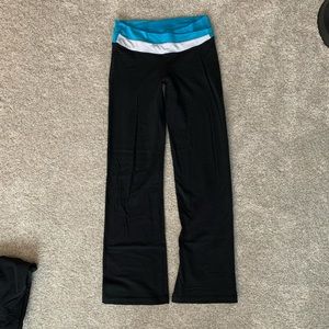 Lululemon athletica flared yoga pant low rise